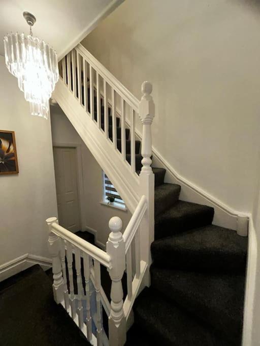 Lovely 5Br Home In Manchester. Close To The City Exterior foto