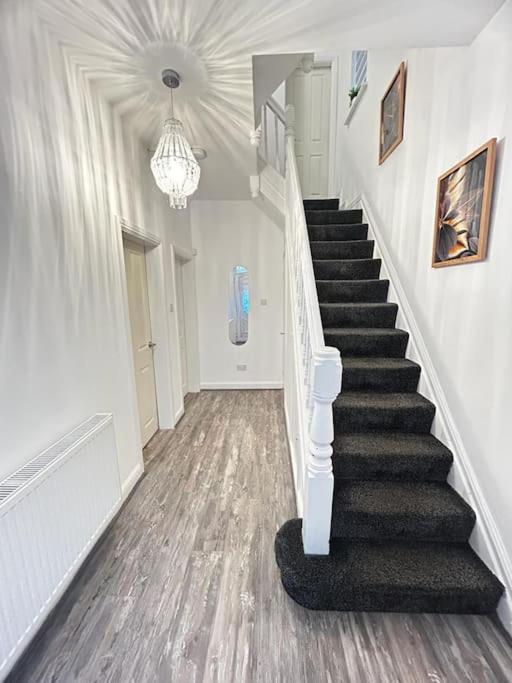 Lovely 5Br Home In Manchester. Close To The City Exterior foto